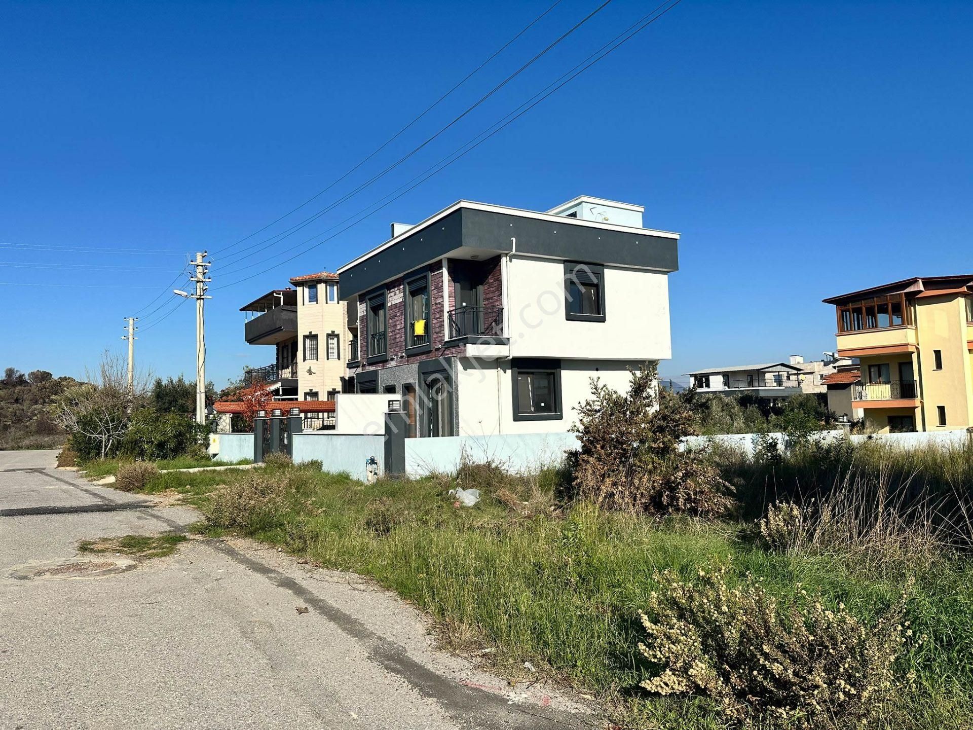 Seferihisar Doğanbeyde Satılık 2+1 Geniş Bahçeli Villa - Görsel 3