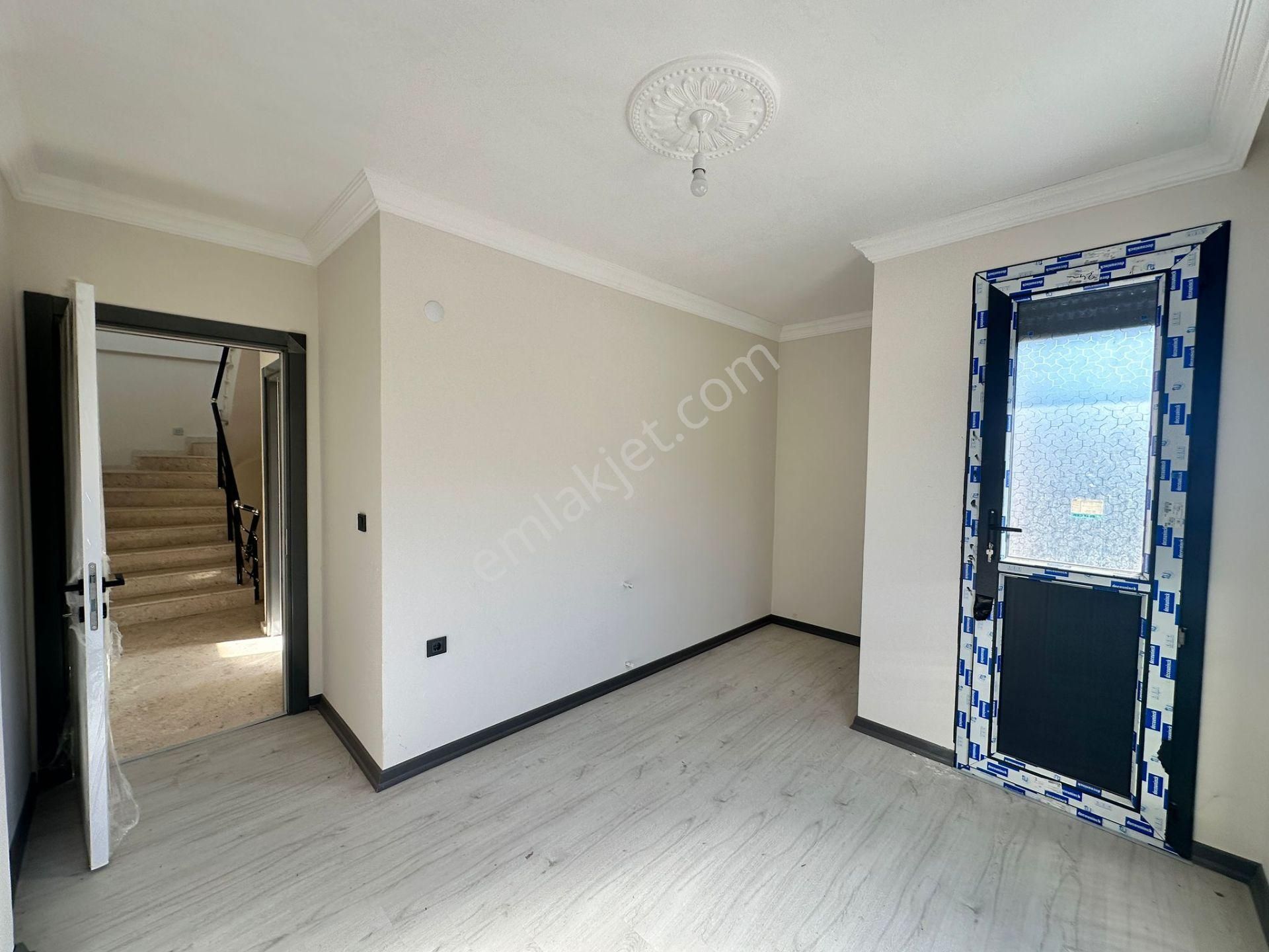 Seferihisar Doğanbeyde Satılık 2+1 Geniş Bahçeli Villa - Görsel 23