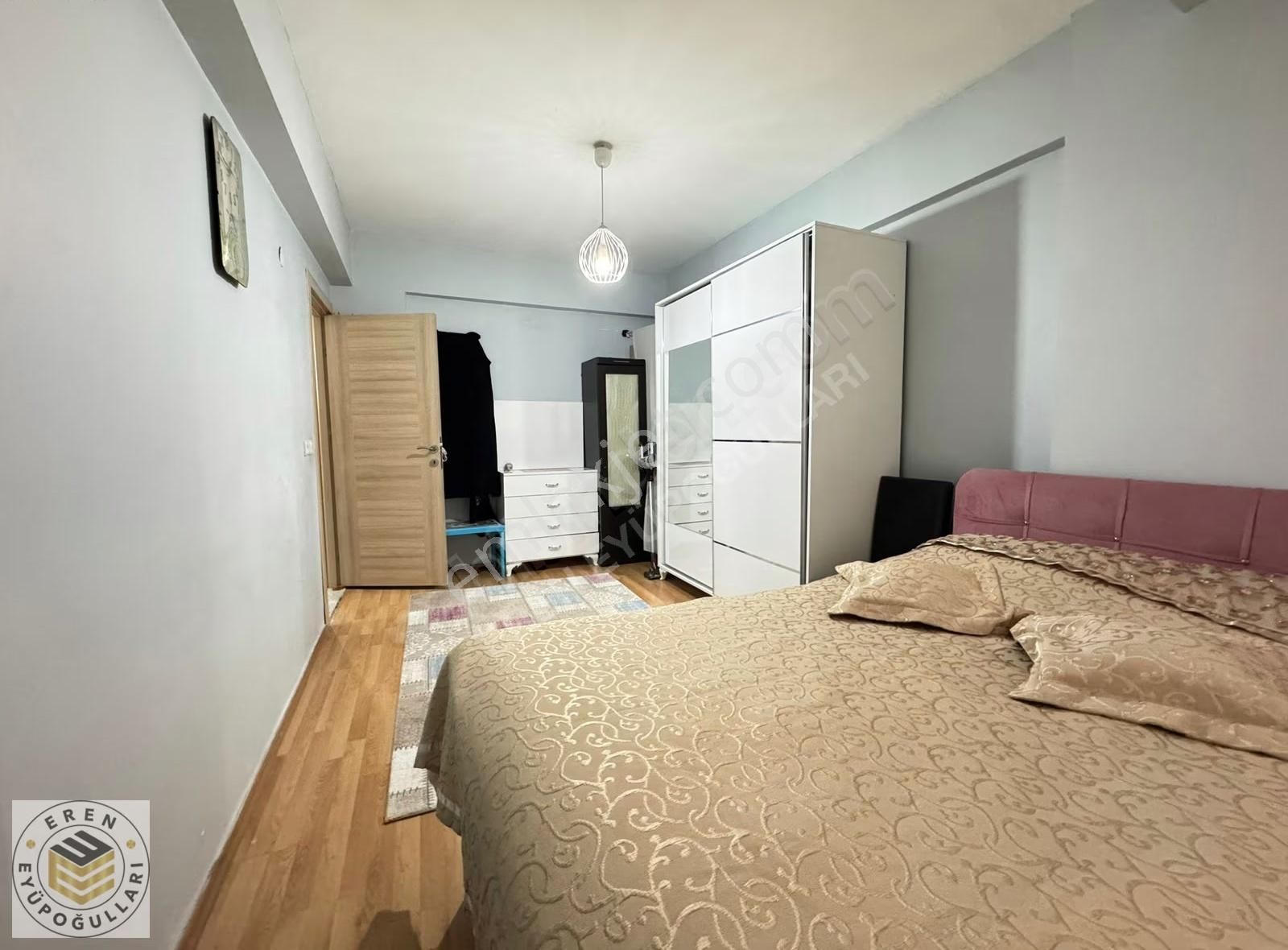 B.paşa Yenidoğan Mah. Süper Konumda 2+1 90m² Satılık Daire - Görsel 2