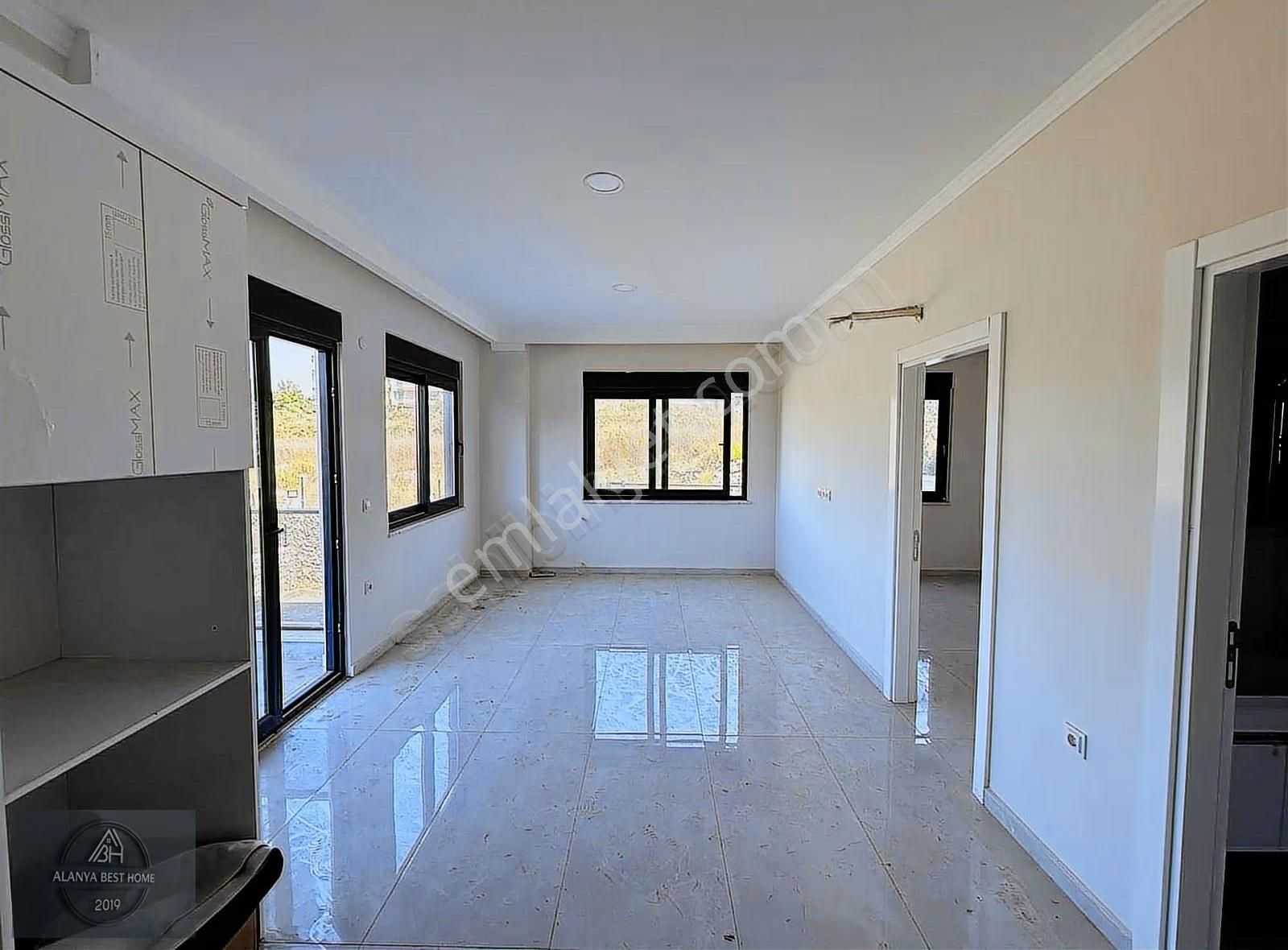 Avsallarda İskanlı Havuzlu Denize Yakın 1+1 Sıfır Daire