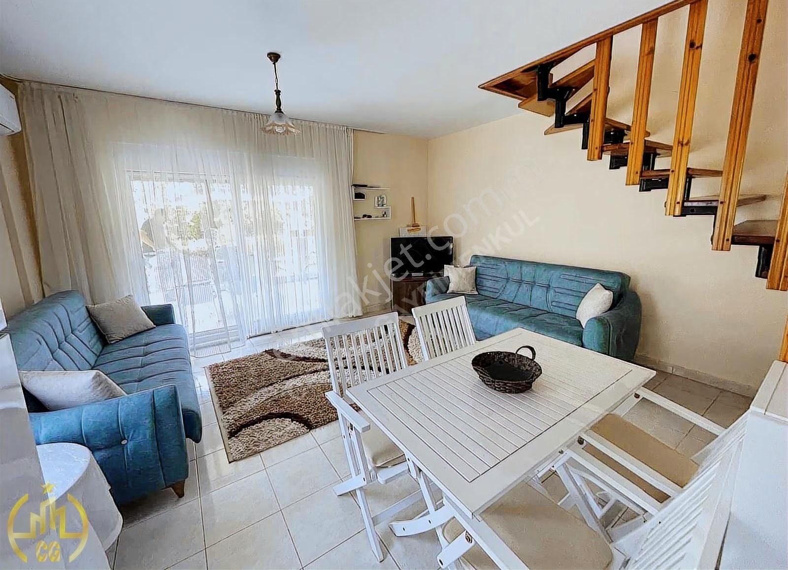 Örenşehir'de Eşsiz Fırsat! Denize Sıfır, 3+1 Bahçeli Lüks Villa - Görsel 2