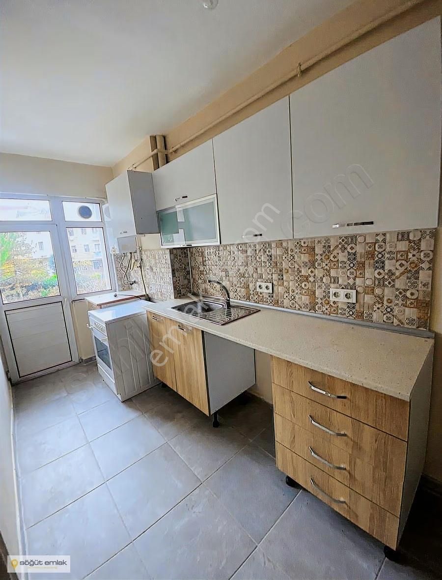 Söğüt Emlak- Soyak Göztepe Karşısı Bağkur Sitesinde 3+1 Kiralık