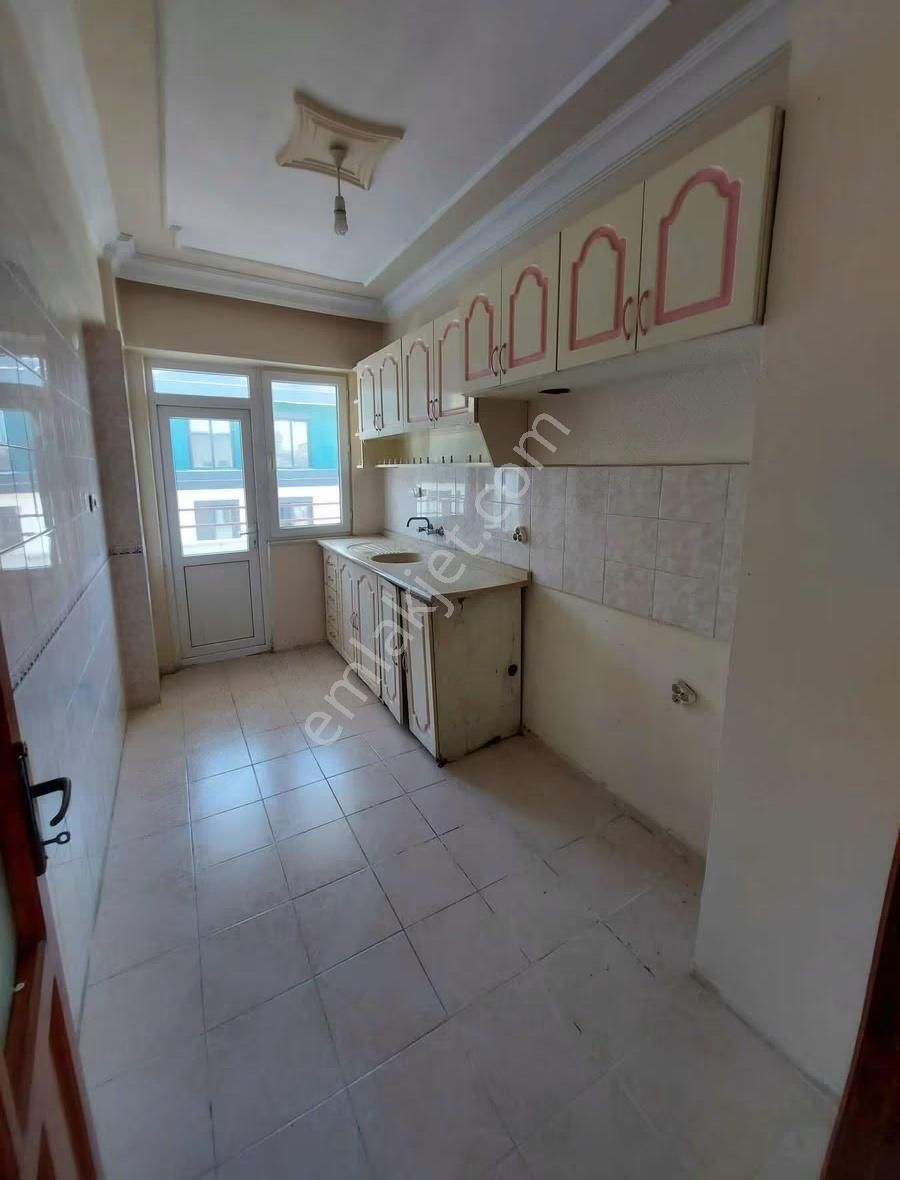 Güllerpınarı Mah Satılık 2+1 Ayrı Mutfak Daire Denize 100m - Görsel 2