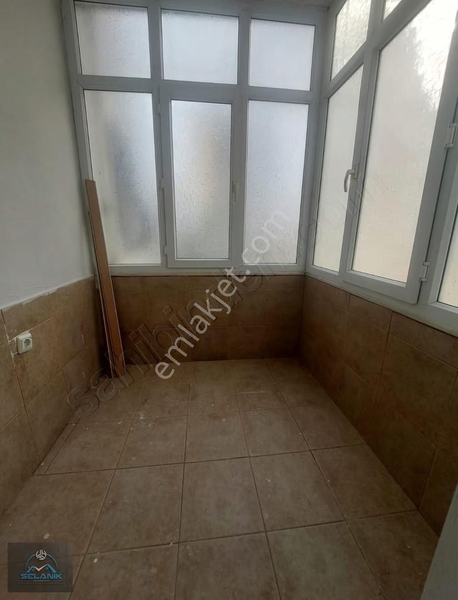 Selanik'ten S.demirel Bulvar Üzerinde 4+1 Kapalı Mutfak Ekstralı - Görsel 3