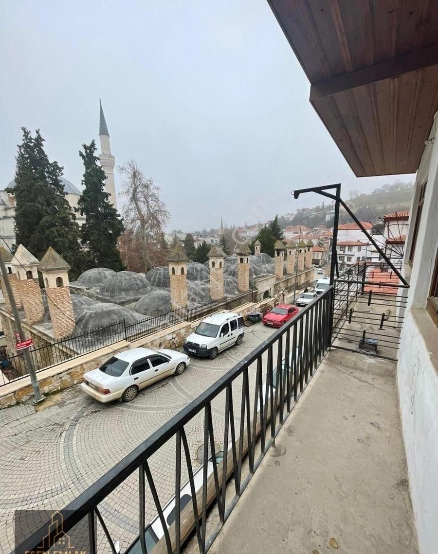 Antalya Elmalı İlçesinde Belediye Yanında Cadde Üzerinde 2 Katlı Kiralık Dükkan - Görsel 3