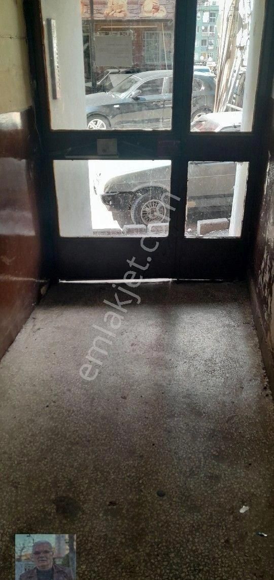 Şehrin Merkezinde Kombili Balkonlu Kat 1 Satılık Daire - Görsel 9