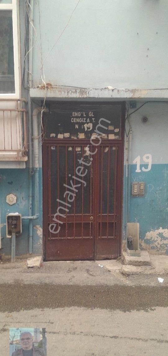 Kombili Balkonlu Merkez 'de Ara Kat Satılık Daire