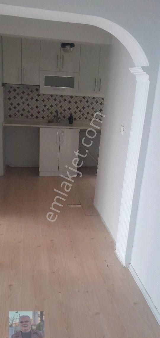 Şehrin Merkezinde Ara Kat Kombili Balkonlu Satılık Daire. - Görsel 6