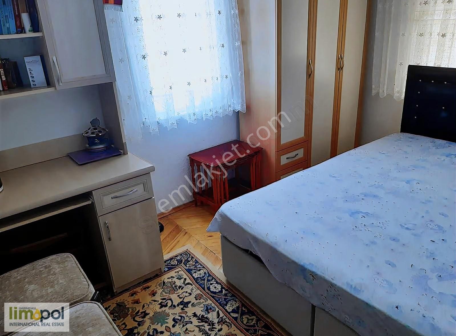 Limopol'den Esenköy Bademli'de 1100 M2 Arsa İçinde Müstakil Ev - Görsel 4