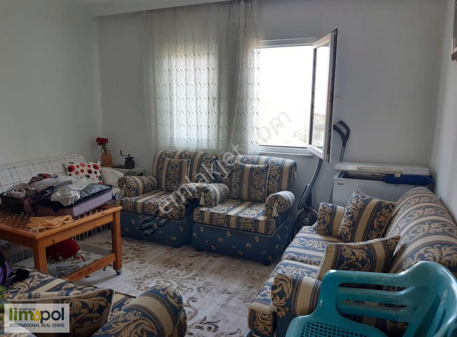 Limopol'den Esenköy Bademli'de 1100 M2 Arsa İçinde Müstakil Ev - Görsel 2