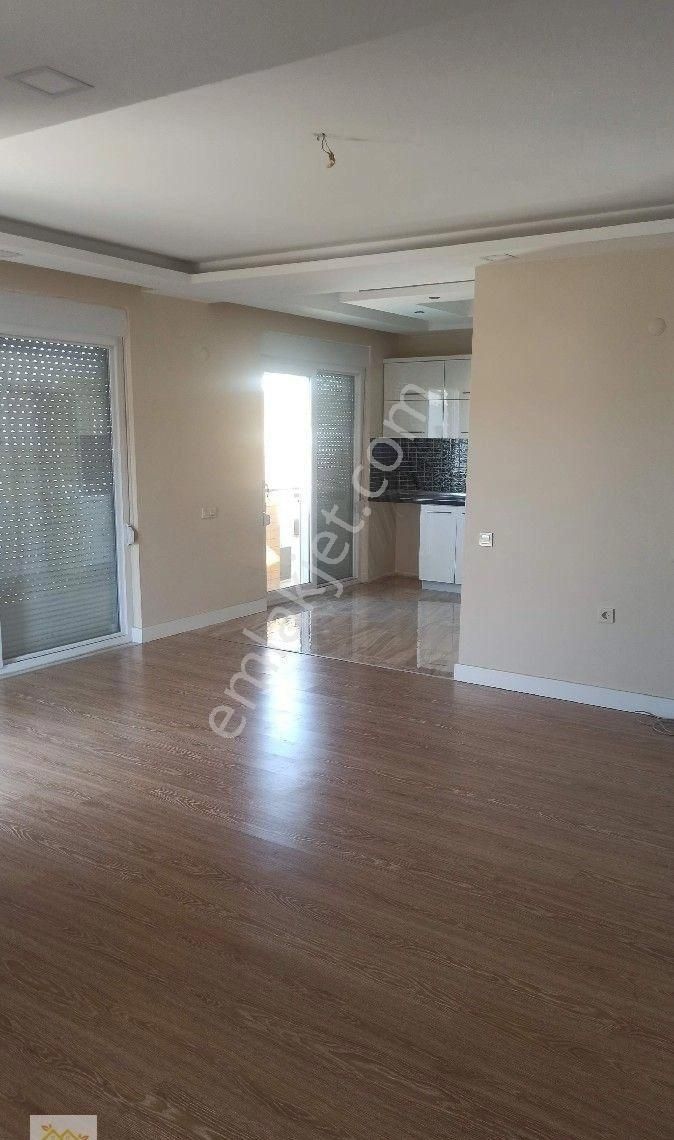 Denize Yakın Site İçinde Lüx Daire - Görsel 3
