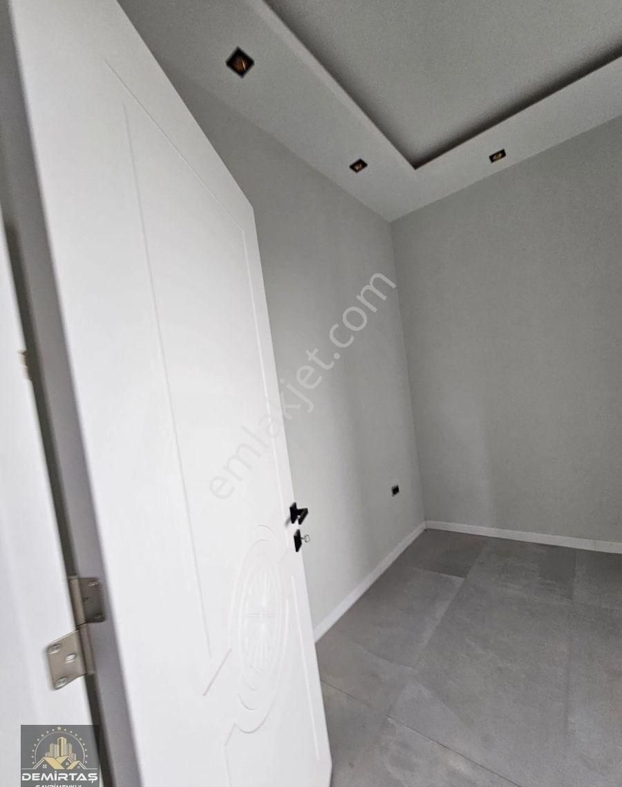 Yenişafakta Site İçinde Satılık Arakat Daire - Görsel 2