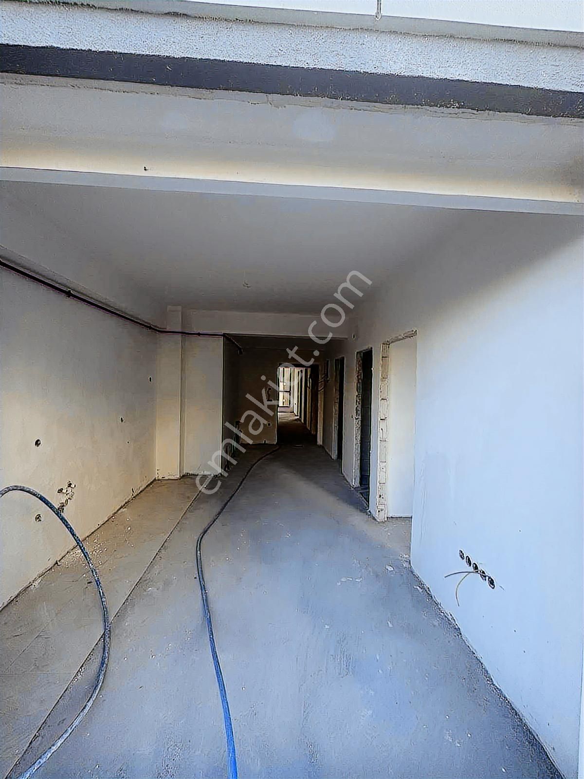 Pendik Tavşantepe Metro Yanı E5 Kenarı 1+1 Daire - Görsel 2