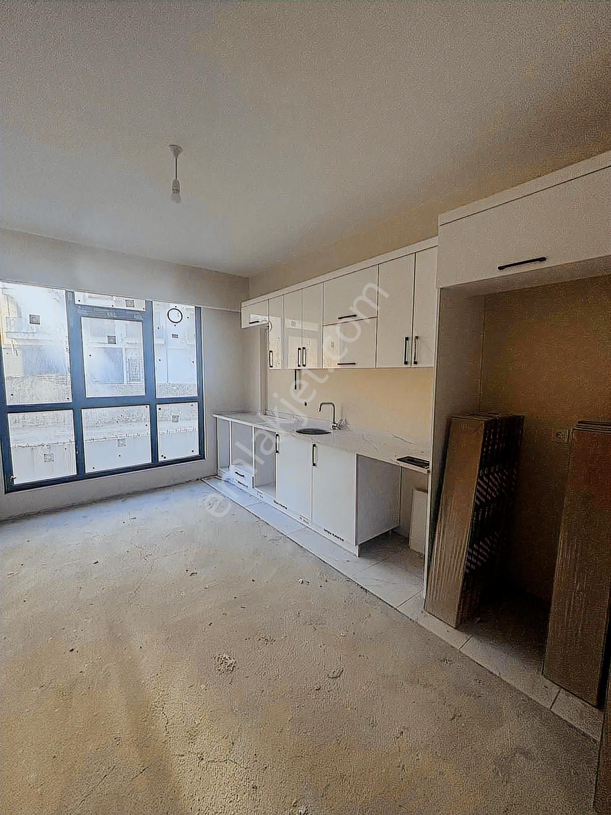 Pendik Tavşantepe Metro Yanı E5 Kenarı 1+1 Daire - Görsel 4