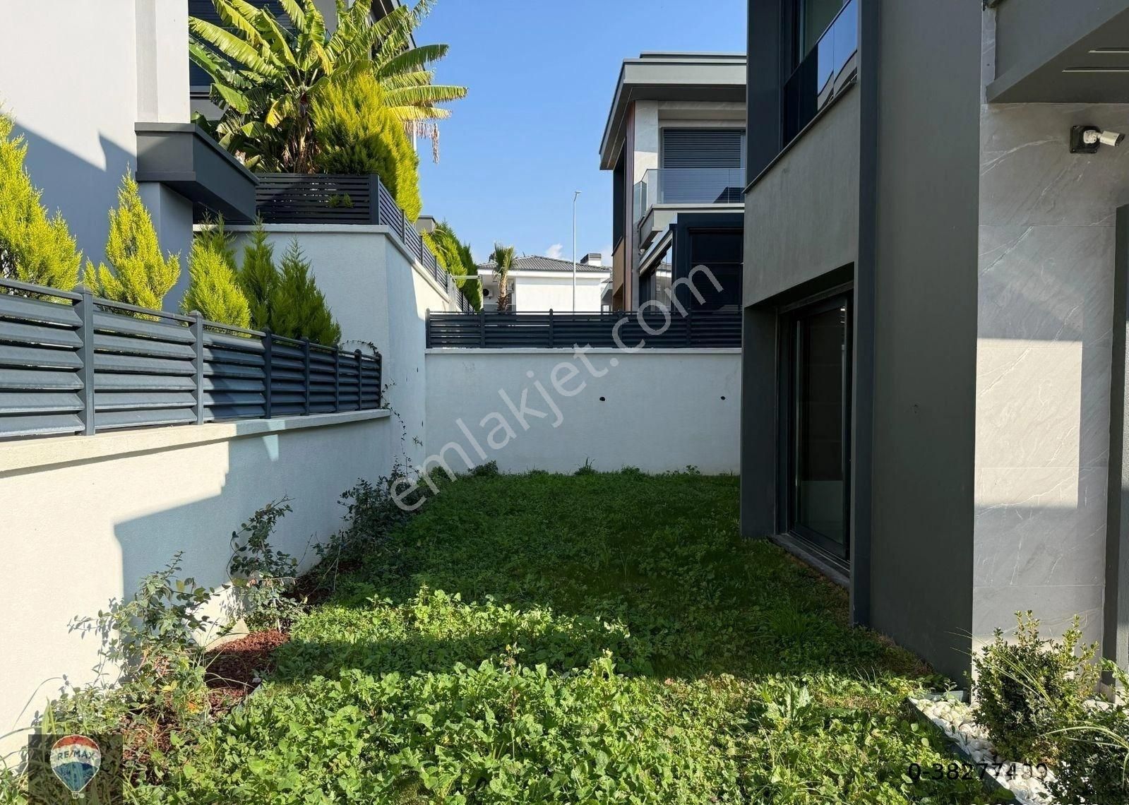 Kuşadasında Satılık Müstakil, Özel Havuzlu, Ve Otopaklı Lüks 4+1 Sıfır Villa - Görsel 20