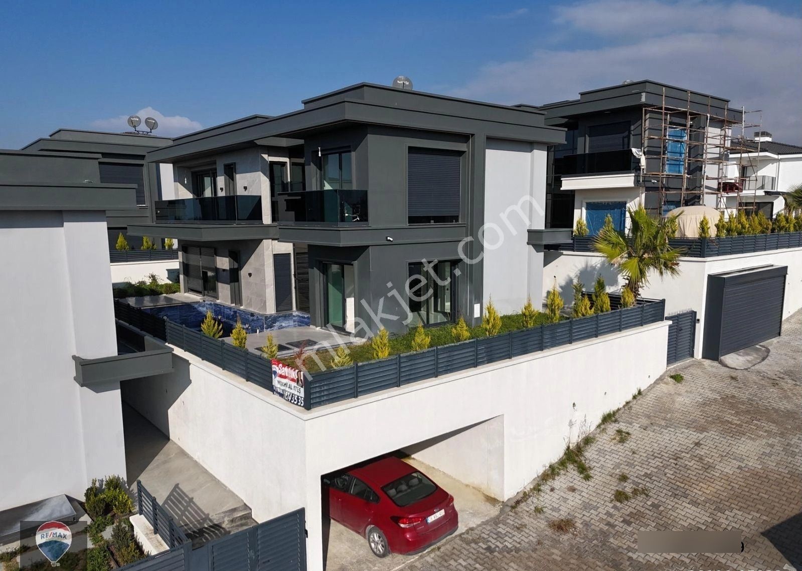 Kuşadasında Satılık Müstakil, Özel Havuzlu, Ve Otopaklı Lüks 4+1 Sıfır Villa - Görsel 23