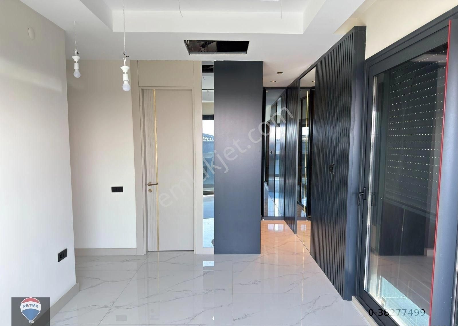 Kuşadasında Satılık Müstakil, Özel Havuzlu, Ve Otopaklı Lüks 4+1 Sıfır Villa - Görsel 30