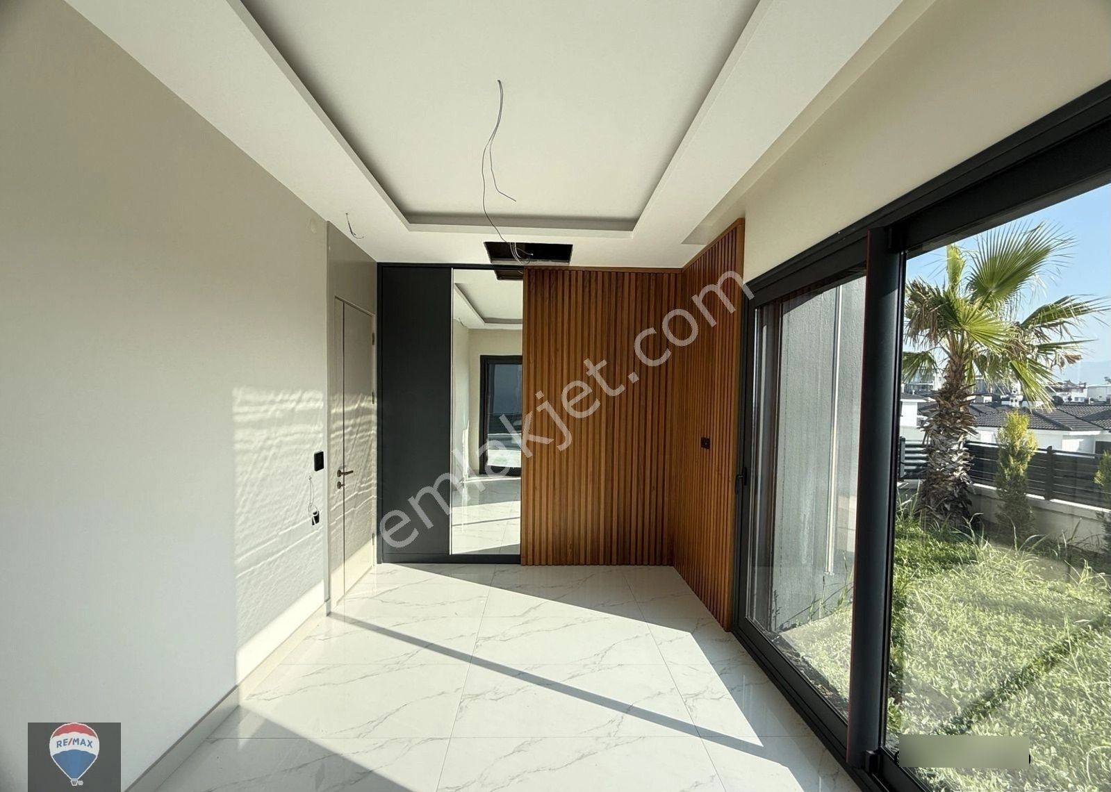 Kuşadasında Satılık Müstakil, Özel Havuzlu, Ve Otopaklı Lüks 4+1 Sıfır Villa - Görsel 21