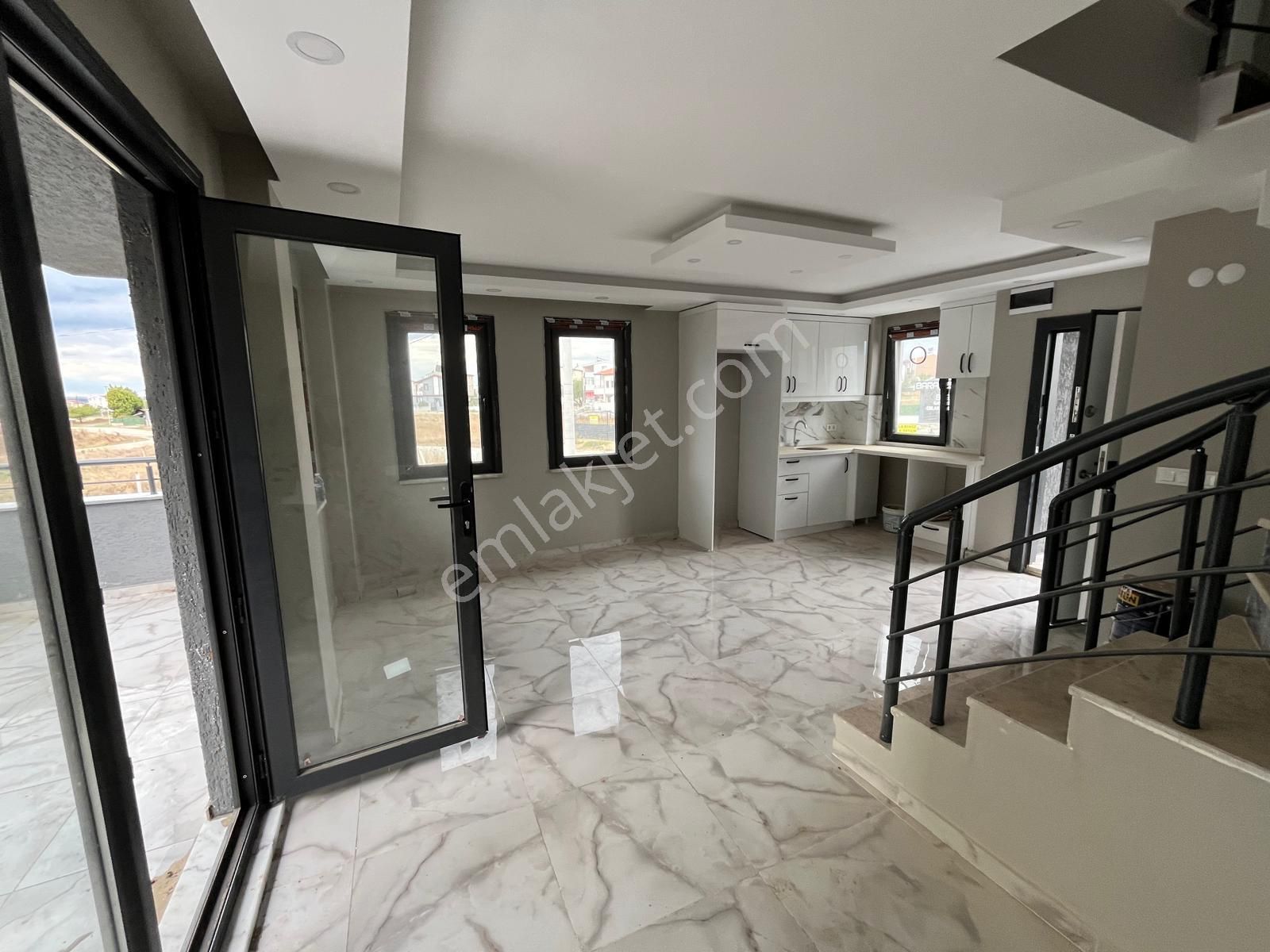 Marmaraereğlisi Aileye Uygun Satılık Villa - Görsel 14