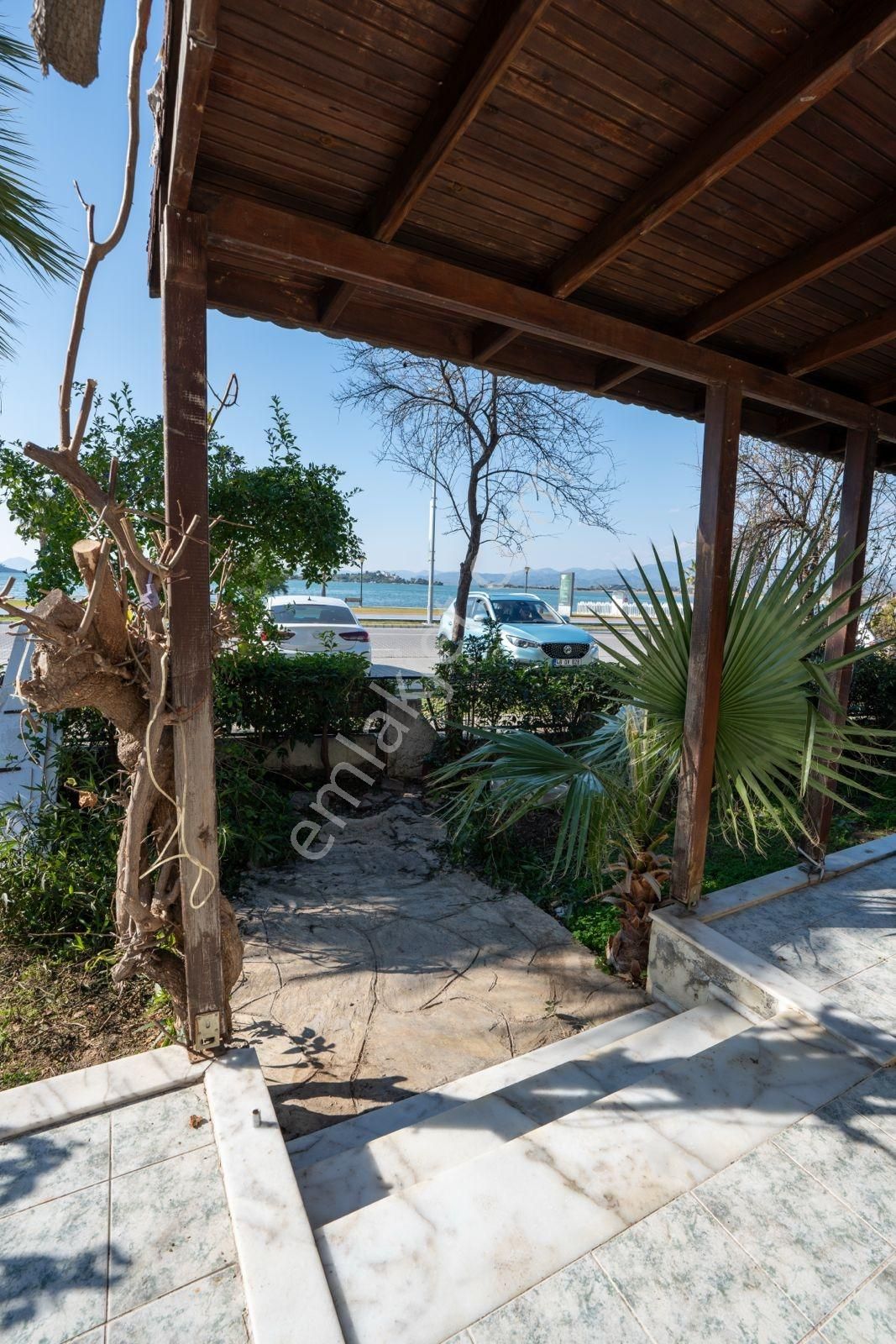 Havuzlu Denize Sıfır Villa - Görsel 14