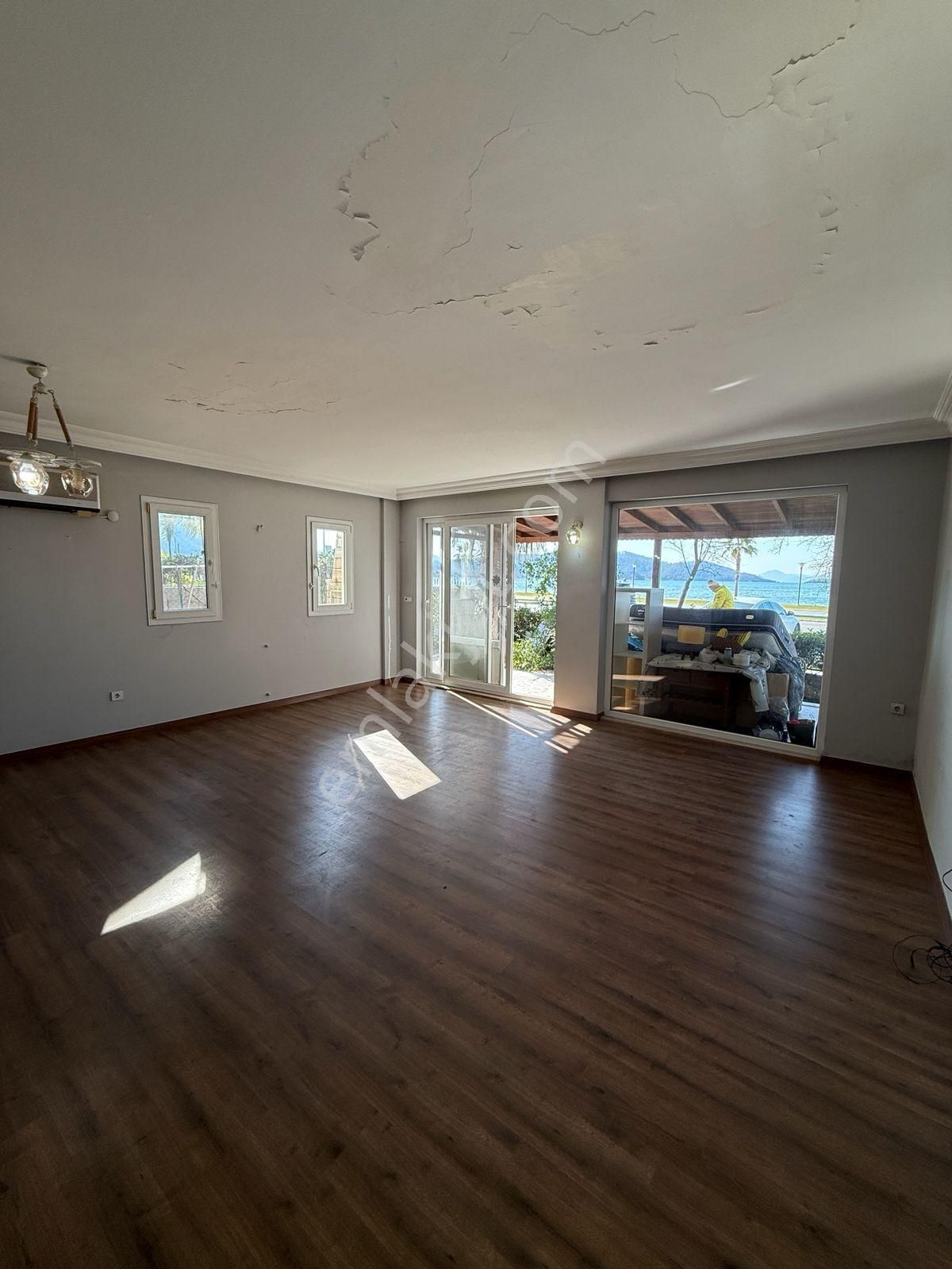 Havuzlu Denize Sıfır Villa - Görsel 25