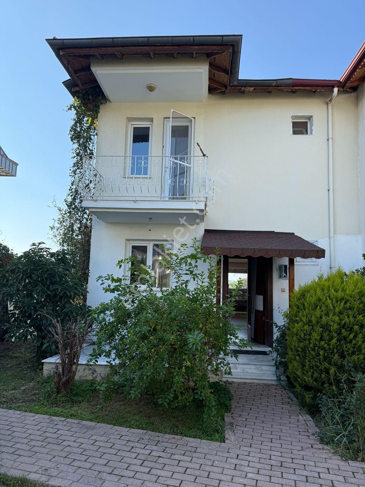 Havuzlu Denize Sıfır Villa