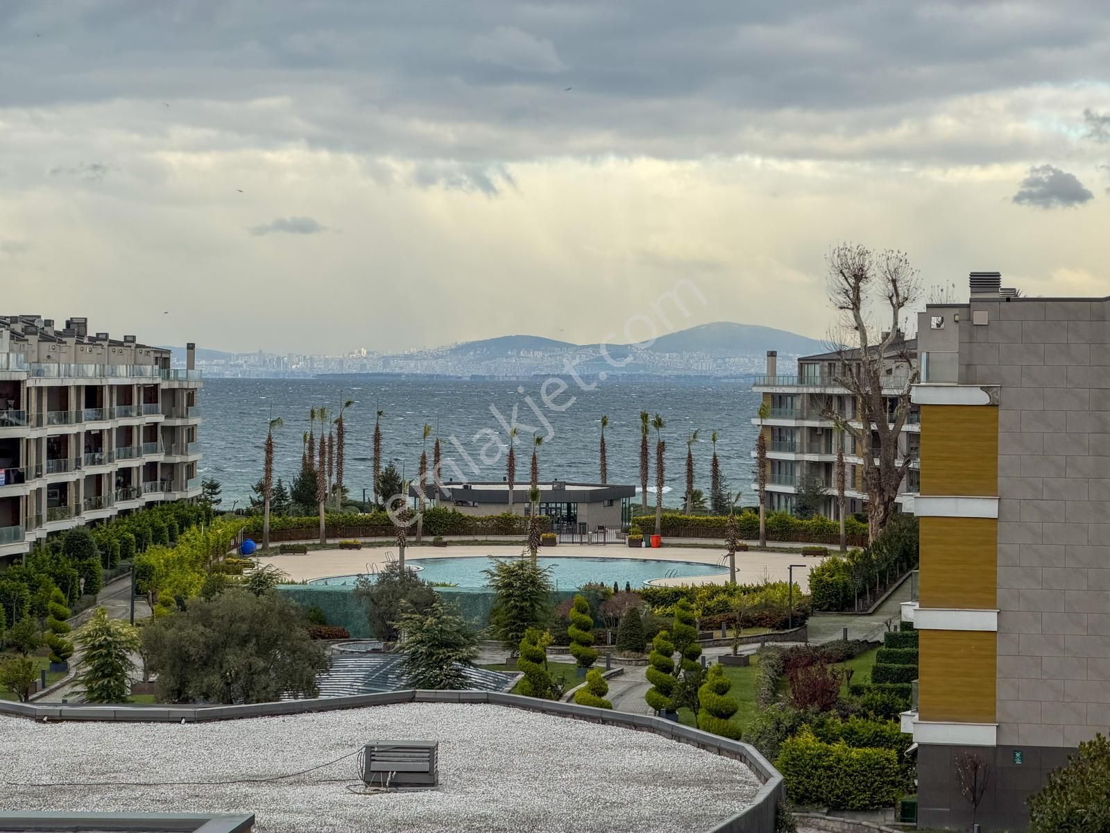 Deniz Manzaralı, Alkaş Trend Sitesinde 3+1 Satılık Daire