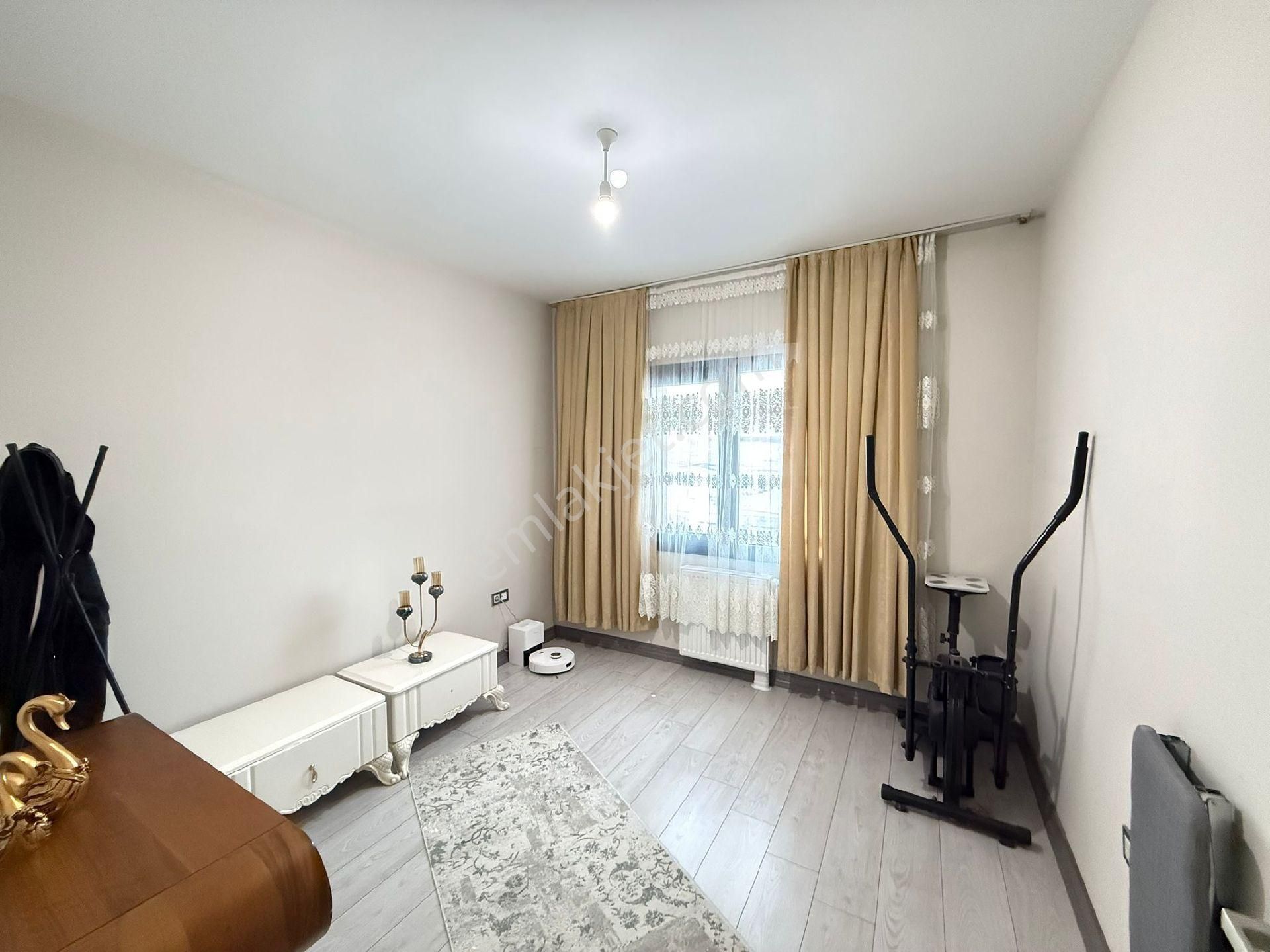 Cadde An Dan Satılık 2+1 - Görsel 22