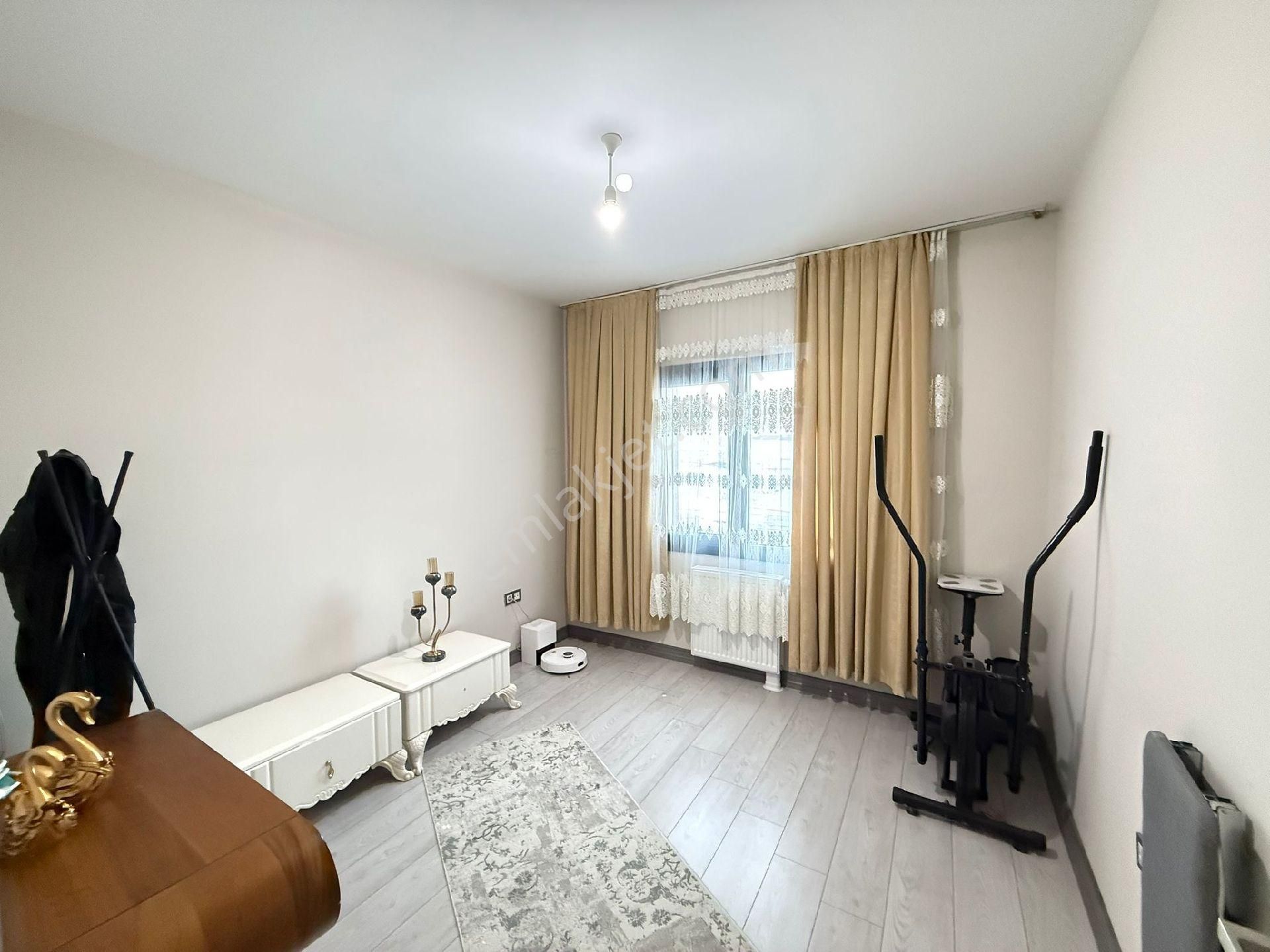 Cadde An Dan Satılık 2+1 - Görsel 20