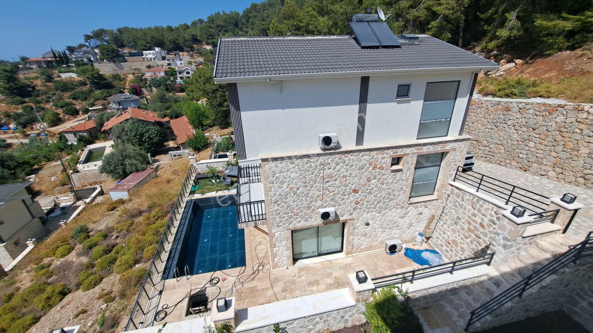 Stop’tan Dünyaca Ünlü Faralya’da Full Deniz Manzaralı 370m² Tripleks Villa - Görsel 11