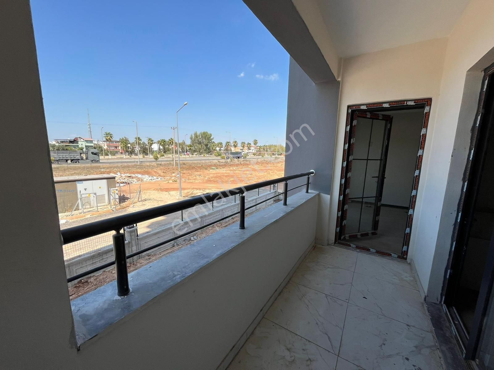 Mehmet Akifte Müze Arkası 2+1 Kapalı Mutfak Daire - Görsel 3