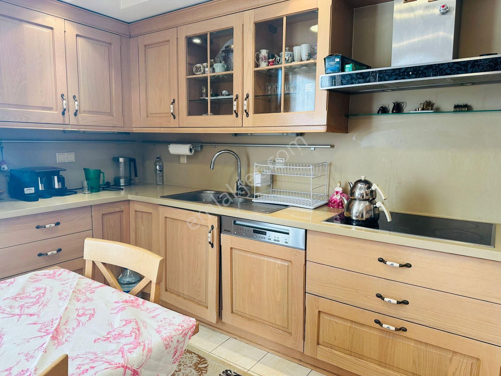 Sarıkonaklar Sıtesınde Satılık Garaj Cıkıslı Catı Dubleksı - Görsel 4