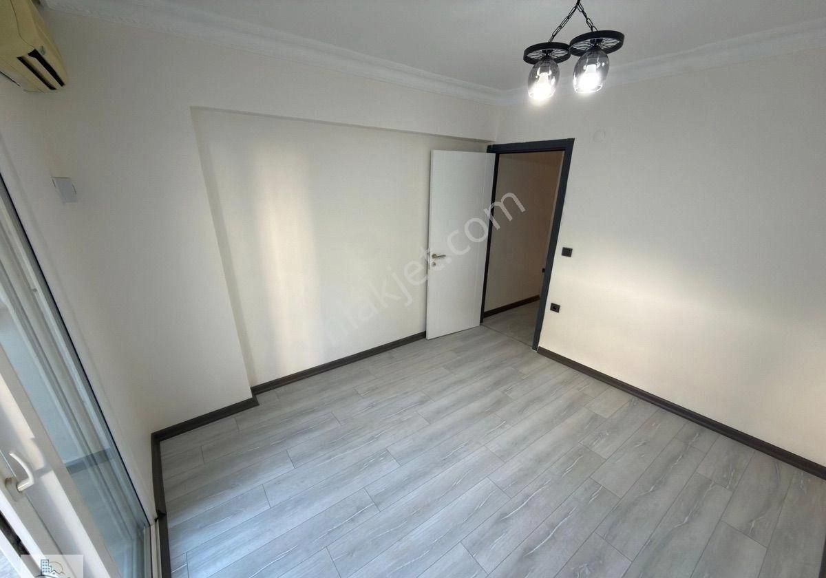 Altunkum‘da Denize 150 Metre Mesafede Havuzlu Sitede 2 + 1 Ayrı Mutfak Daire - Görsel 13