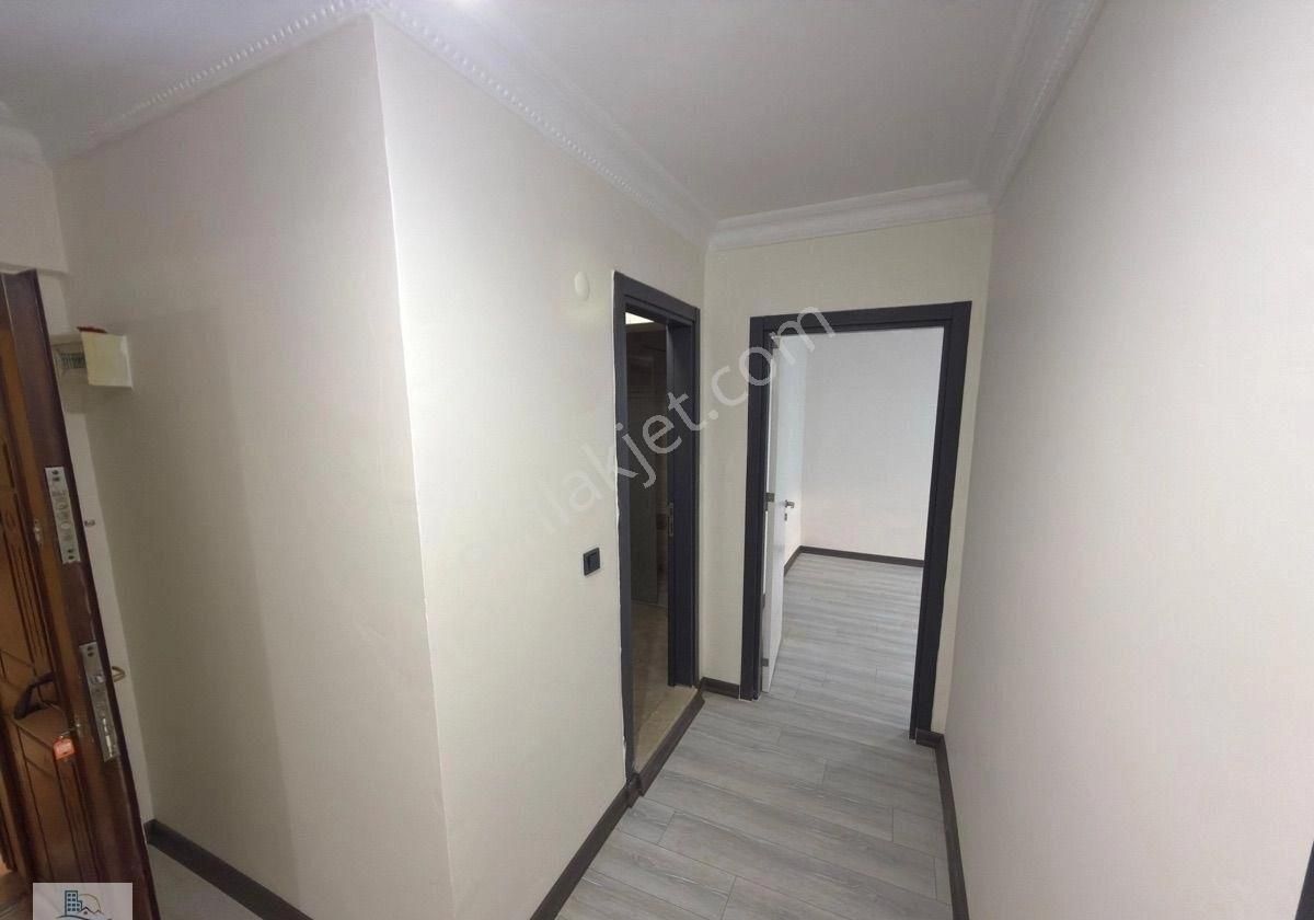 Altunkum‘da Denize 150 Metre Mesafede Havuzlu Sitede 2 + 1 Ayrı Mutfak Daire - Görsel 18