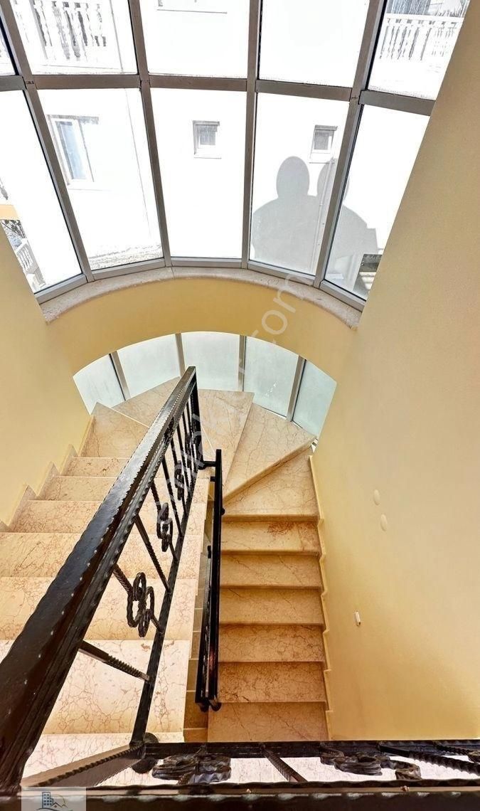 Didim Fevzipaşa Mahallesinde 400 Metre Arsa İçinde Tam Müstakil Havuzlu Site İçerisinde 5+1 Villa - Görsel 24