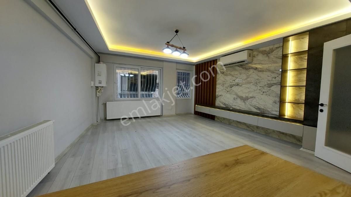 Kuşadası Merkezde Sahile 150 Metre Satılık Daire - Görsel 8