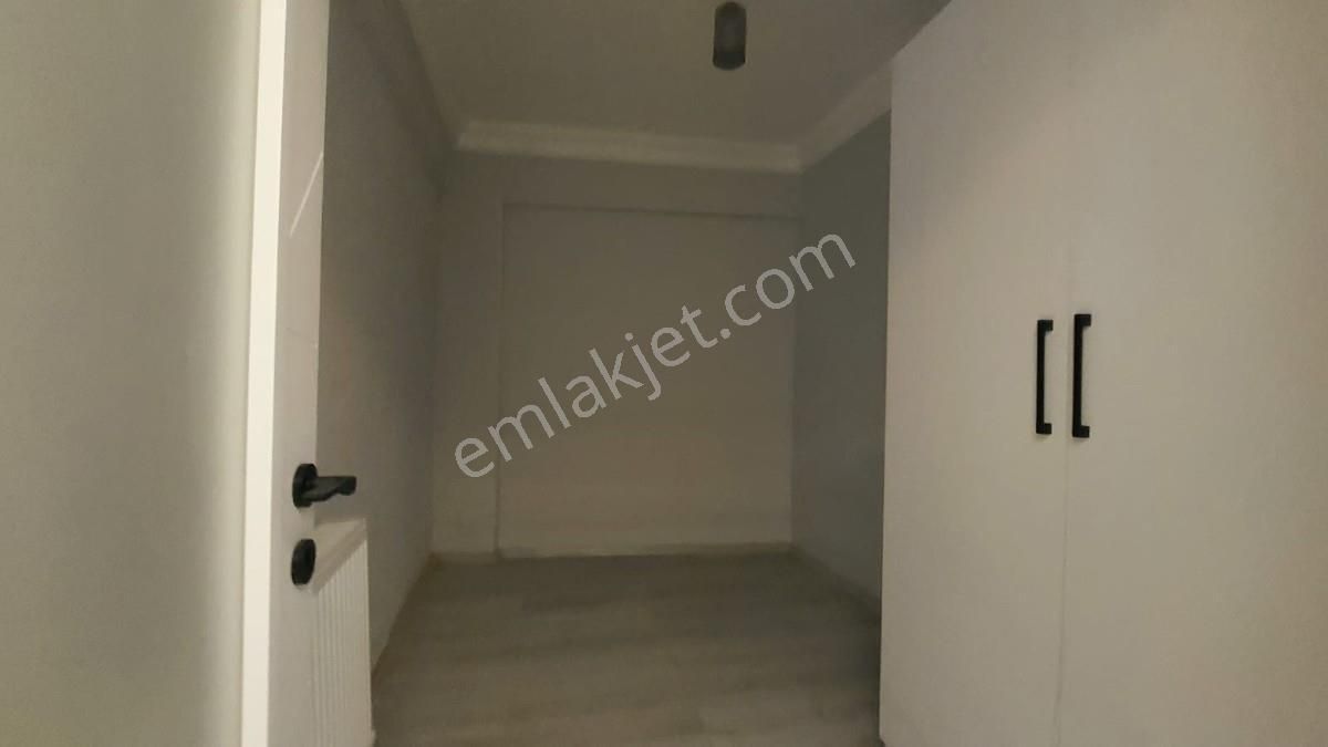 Kuşadası Merkezde Sahile 150 Metre Satılık Daire - Görsel 13