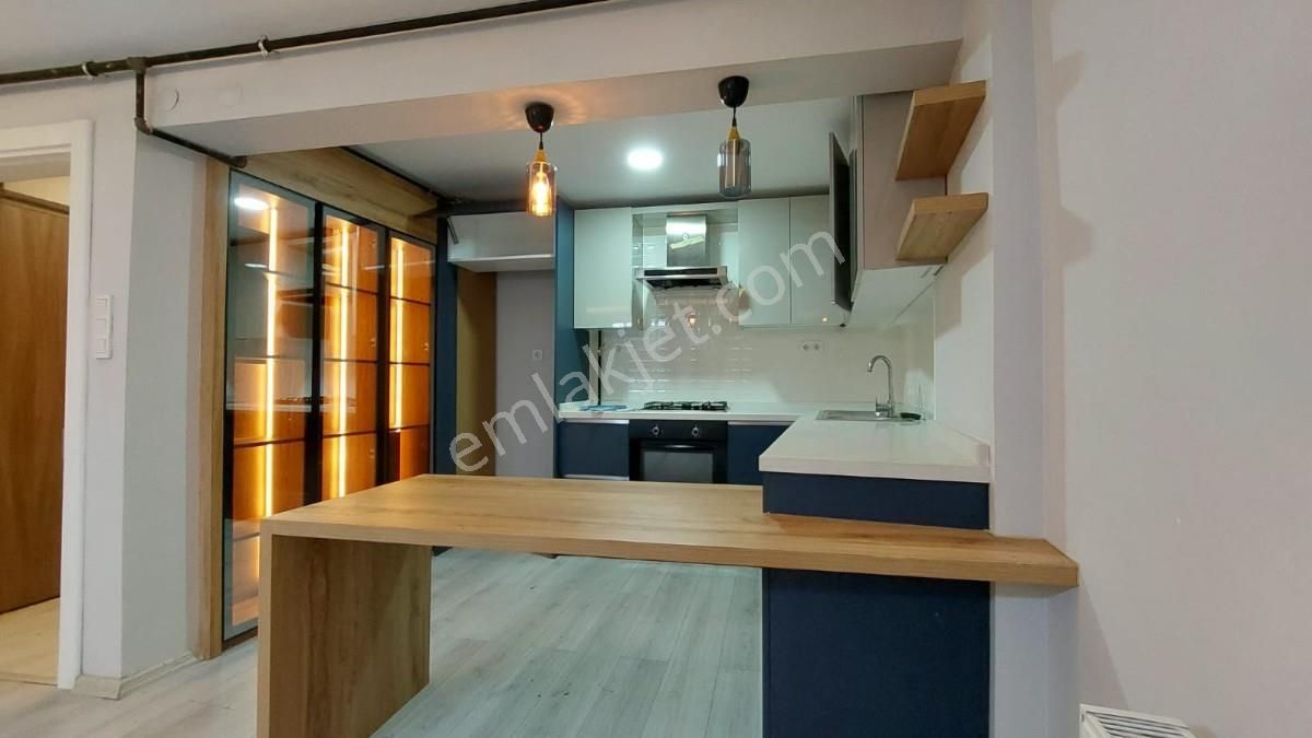 Kuşadası Merkezde Sahile 150 Metre Satılık Daire - Görsel 11