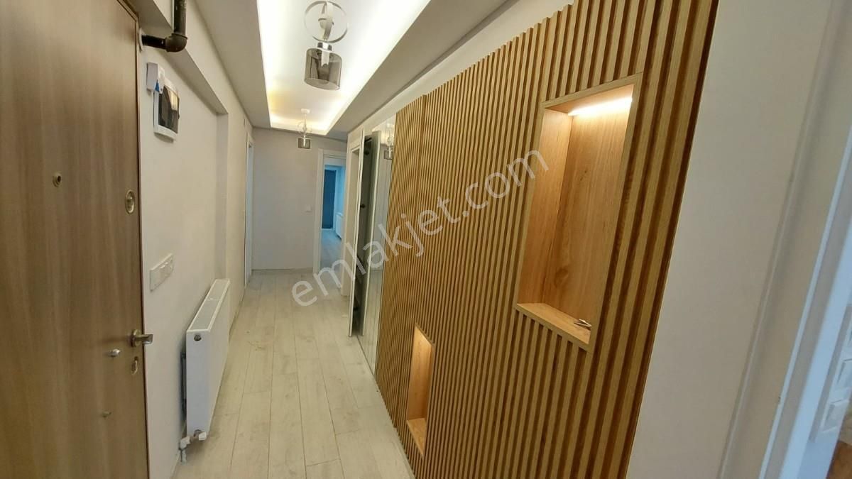 Kuşadası Merkezde Sahile 150 Metre Satılık Daire - Görsel 9