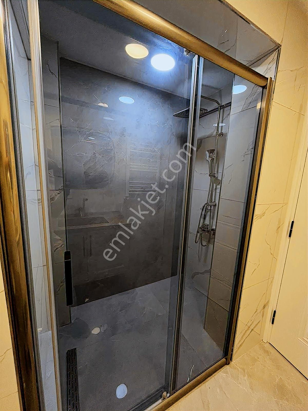 Güzelyalı Merkezde Denize Sıfır Lüx 2+1 Daire - Görsel 19