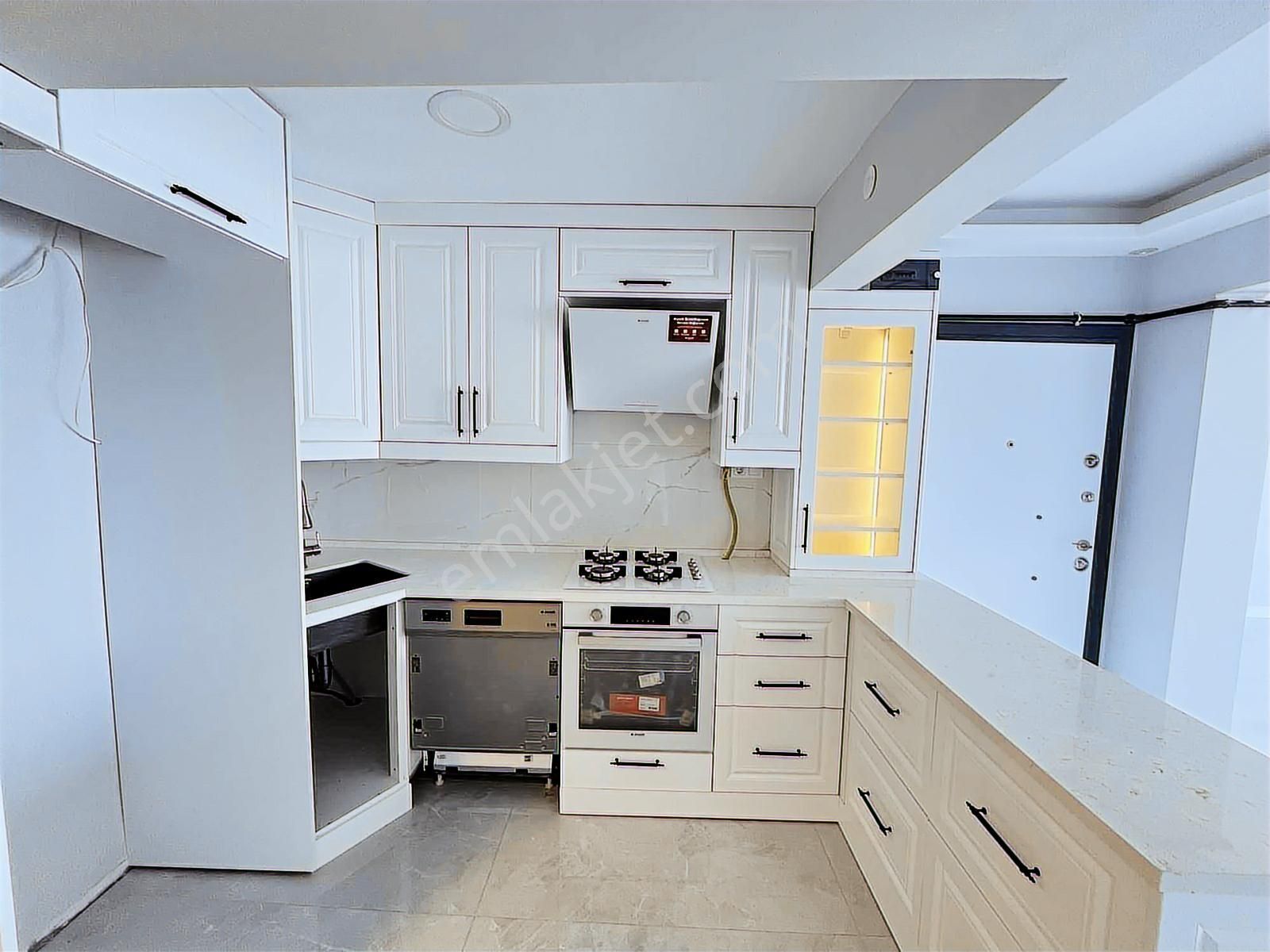 Güzelyalı Merkezde Denize Sıfır Lüx 2+1 Daire - Görsel 17