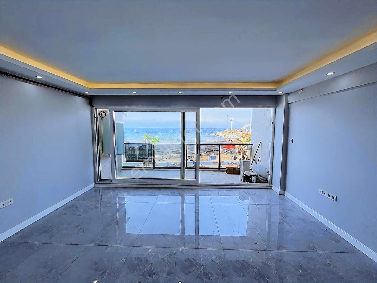 Güzelyalı Merkezde Denize Sıfır Lüx 2+1 Daire - Görsel 24