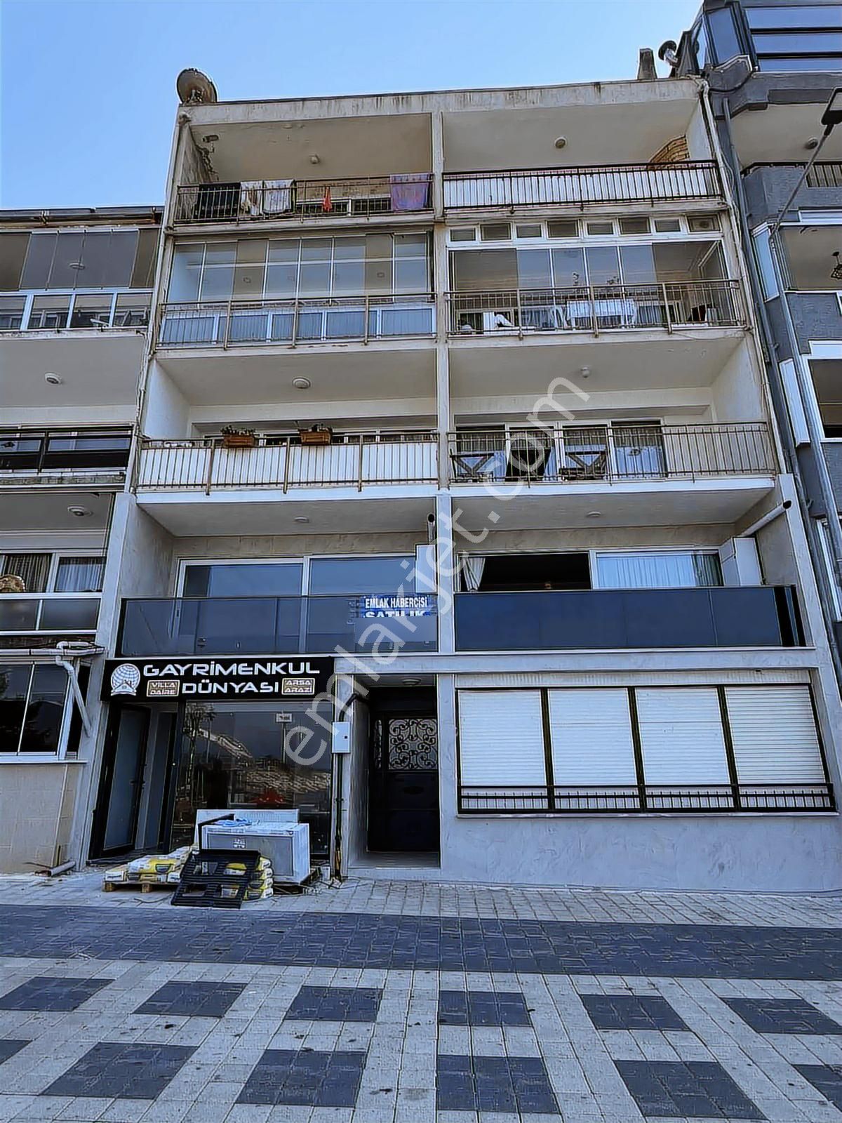 Güzelyalı Merkezde Denize Sıfır Lüx 2+1 Daire - Görsel 15