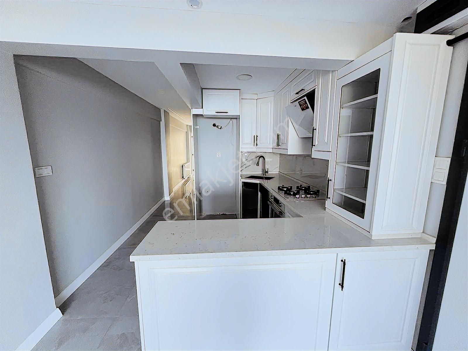 Güzelyalı Merkezde Denize Sıfır Lüx 2+1 Daire - Görsel 18