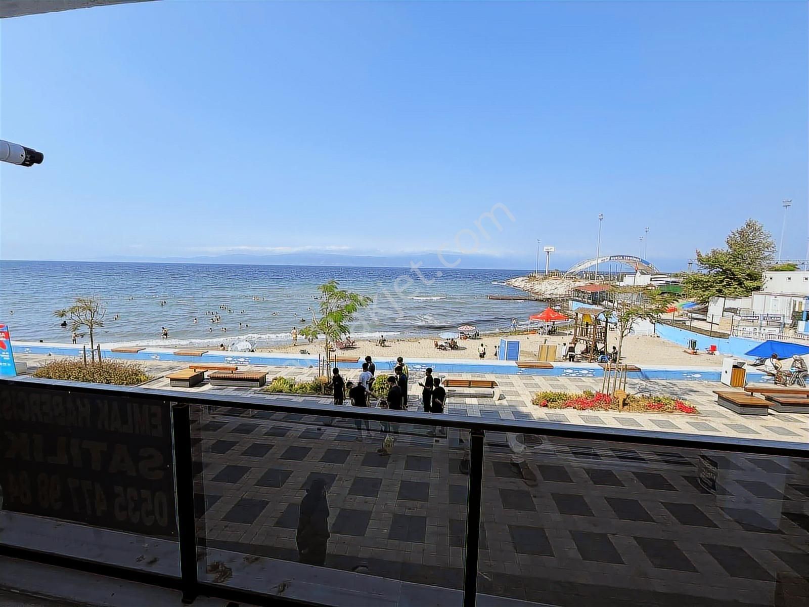 Güzelyalı Merkezde Denize Sıfır Lüx 2+1 Daire