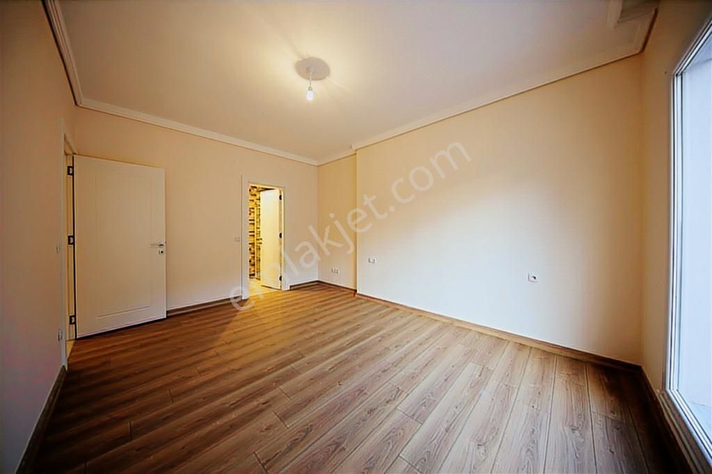 Seyirtepe Konaklarında Deniz Manzaralı 3+1 Ön Cephe Arakat Daire - Görsel 12