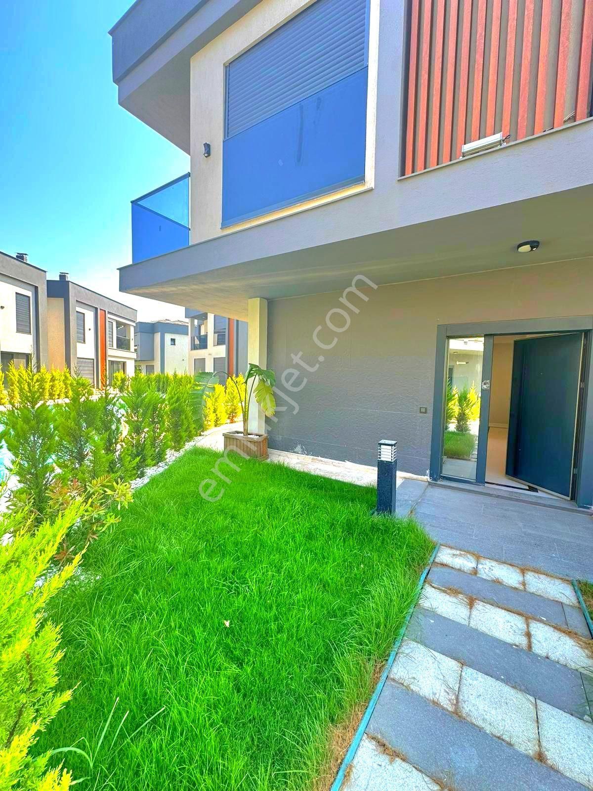 Kuşadasında Plaja Ve Alış Veriş Mağ.yakın Havuzlu Sitede Sıfır Villa - Görsel 35