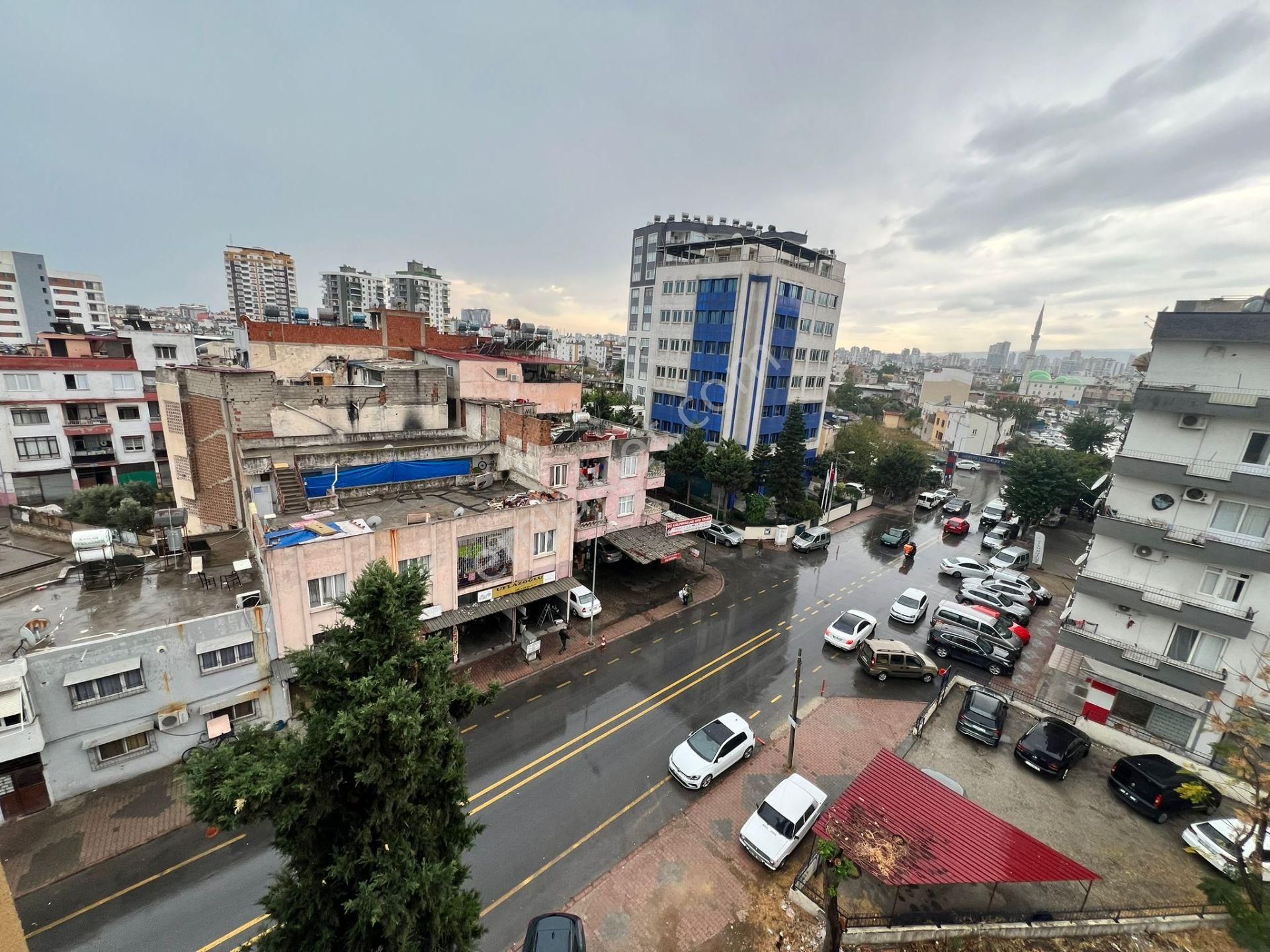 Karınca'dan Merkezin İçinde Bulunan Sıfır Yapılı 2+1 Ofis