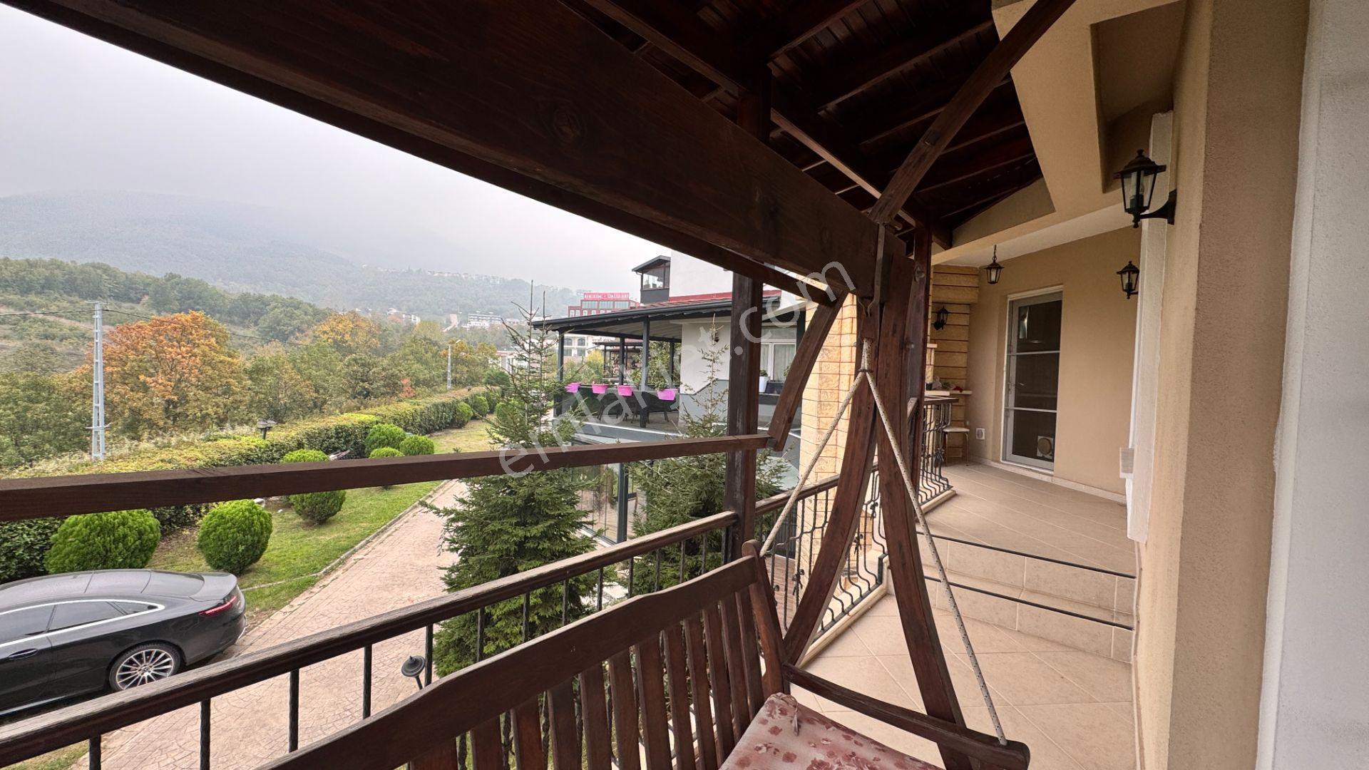 Başiskele Site İçi , Deniz Manzaralı Satılık 4 Katlı Villa - Görsel 8