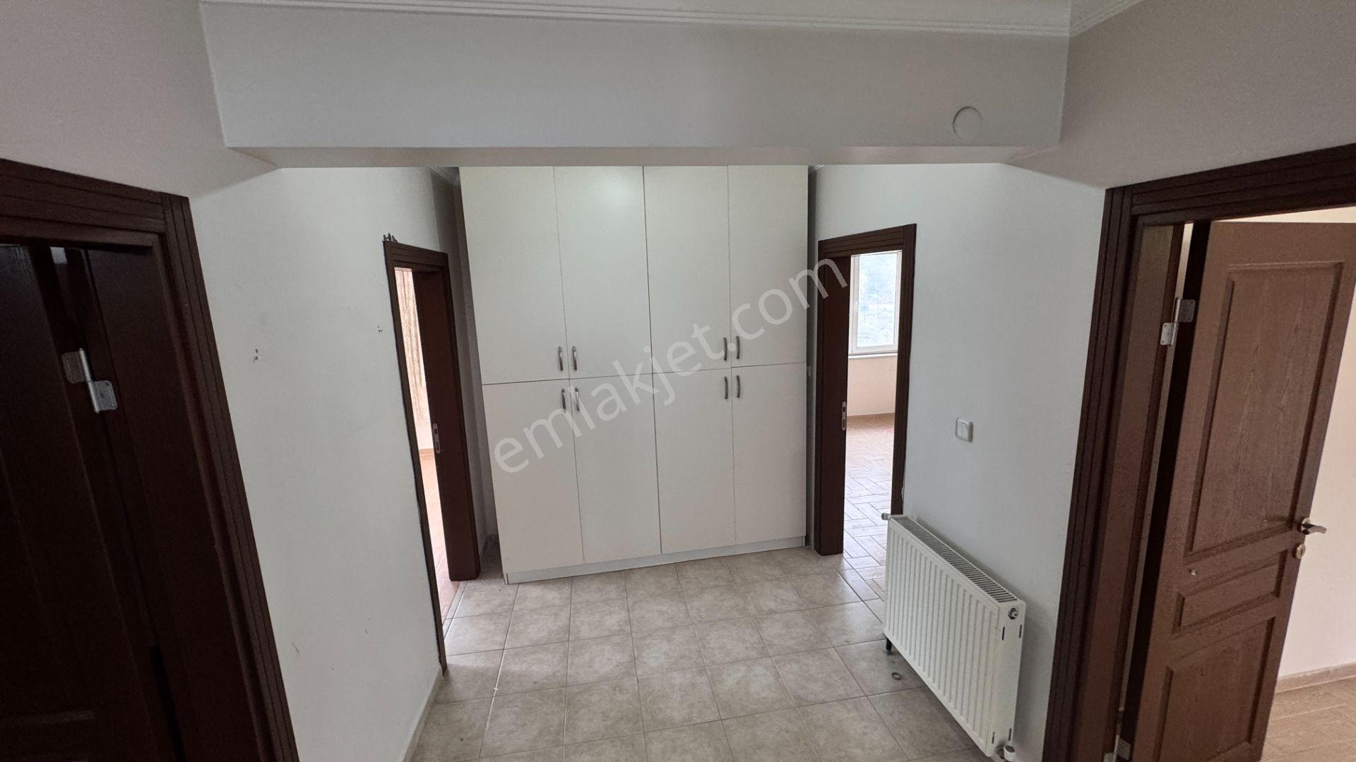 Başiskele Site İçi , Deniz Manzaralı Satılık 4 Katlı Villa - Görsel 20